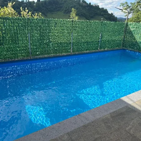 Am Pyramid Resting * Visoko